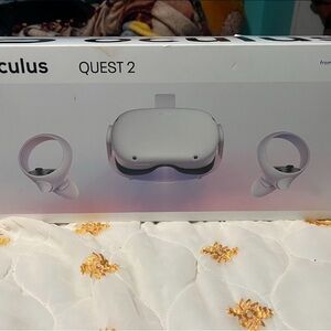 Oculus VR Headset Packaging in White